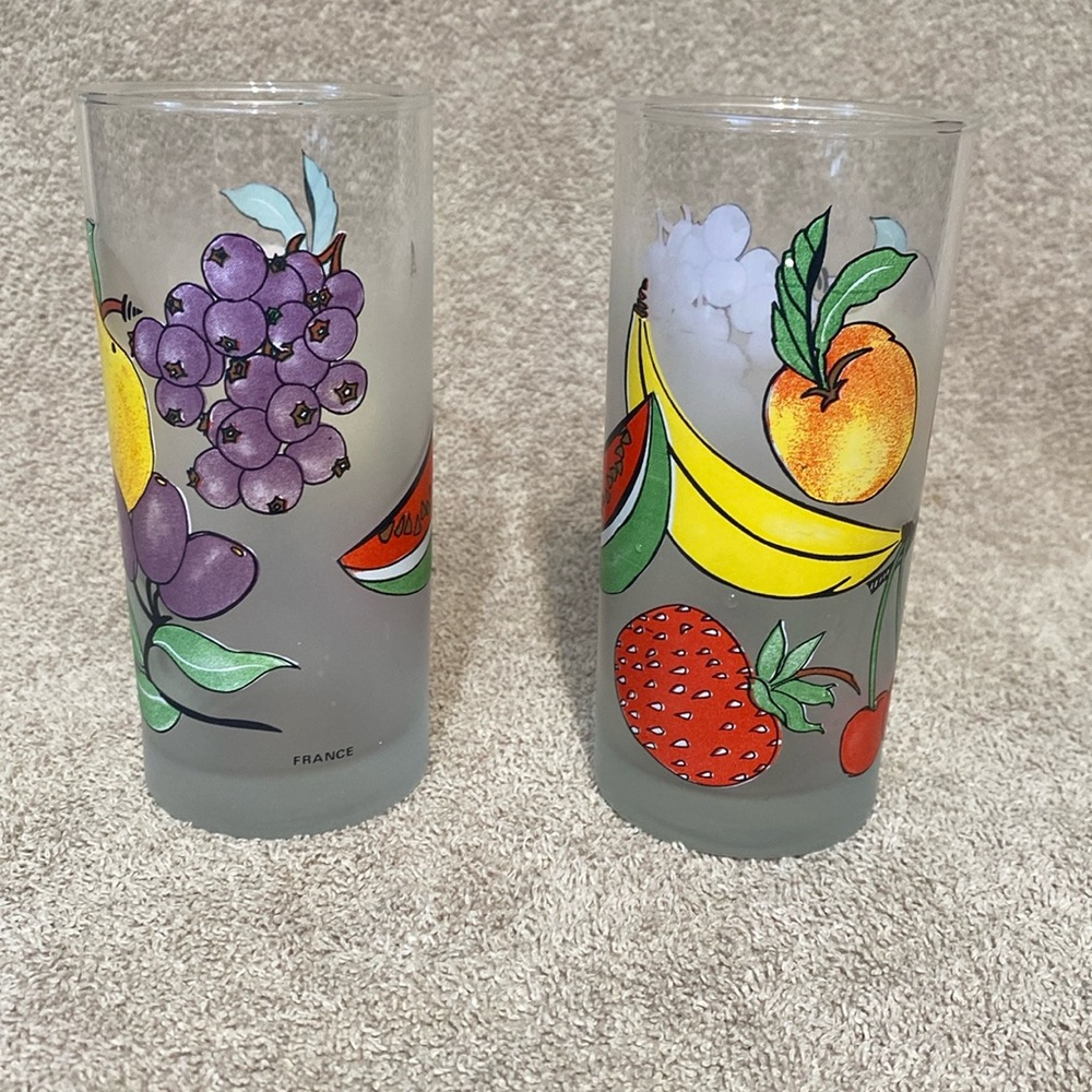 2 MCM/Retro 1980’s fruit theme tumbler drinking glasses